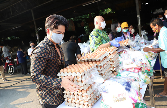 “วันสร้างสุข” สู้ภัยโควิด-19   เดินหน้าส่งต่อความช่วยเหลือทั่วไทย  “พีเค - อาจารย์เป็นหนึ่ง” ร่วมลงพื้นที่ช่วยชุมชนตกสำรวจ !!