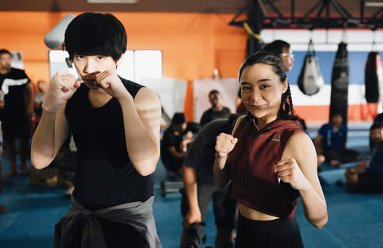 “คชา” ฮึดสู้  อ้อน “ริกะ” แชมป์มวยสาวกรง  MMA  ติวเข้มอินเนอร์  เพิ่มมวล แมน ในซีรีส์  “BANGKOK รัก STORIES 2 ตอน อ้าวเฮ้ย”