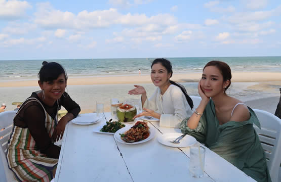 “เจนนี่-มุก-อ้าย” พาชมวิวสวยมุมสูง!!!  พร้อมจัด “5 ร้านชวนกิน ย่านแนบเคหาสน์ หัวหิน”