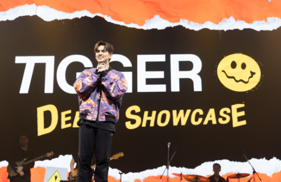 “TIGGER” โชว์ครบทุกสกีล! ร้อง-เต้น-เล่นดนตรี ในงาน “TIGGER DEBUT SHOWCASE”