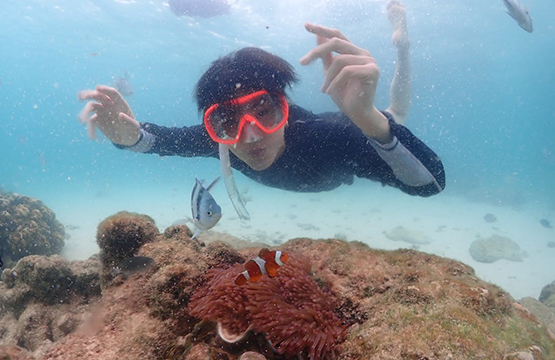 “ออฟ-เต-อาร์ม” ส่งท้ายทริปความสุข!!! ท่องโลกใต้น้ำที่แสมสาร  ในรายการ “เฟรนด์ขับ Presented by NISSAN ALMERA”