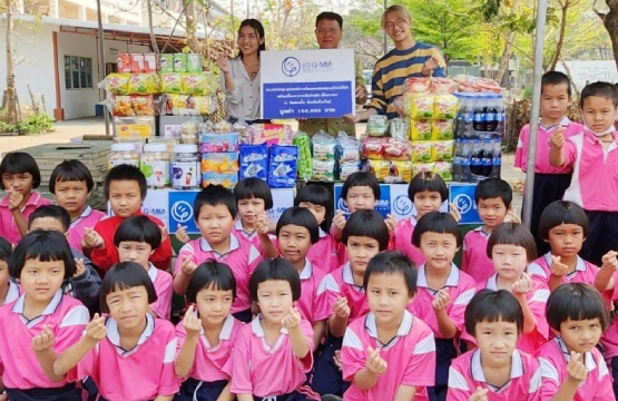 ฮาย-ดิว ร่วมแบ่งปันน้ำใจ ทำบุญเลี้ยงอาหารเด็กด้อยโอกาส